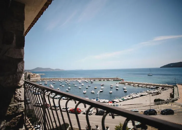 Western La Corniche Отель 4*