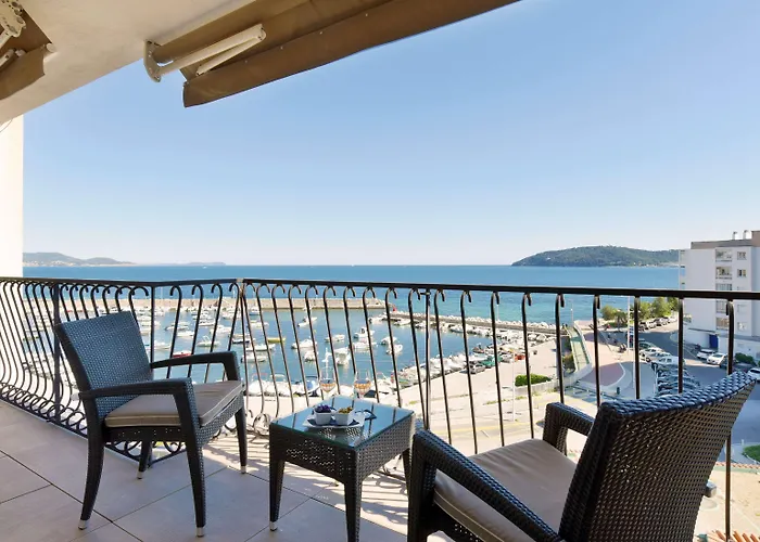 Western La Corniche Отель 4*