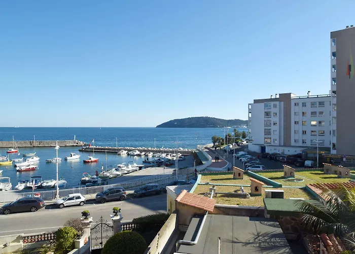 Western La Corniche Отель