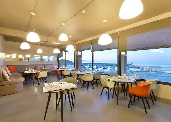 Western La Corniche 4* Тулон