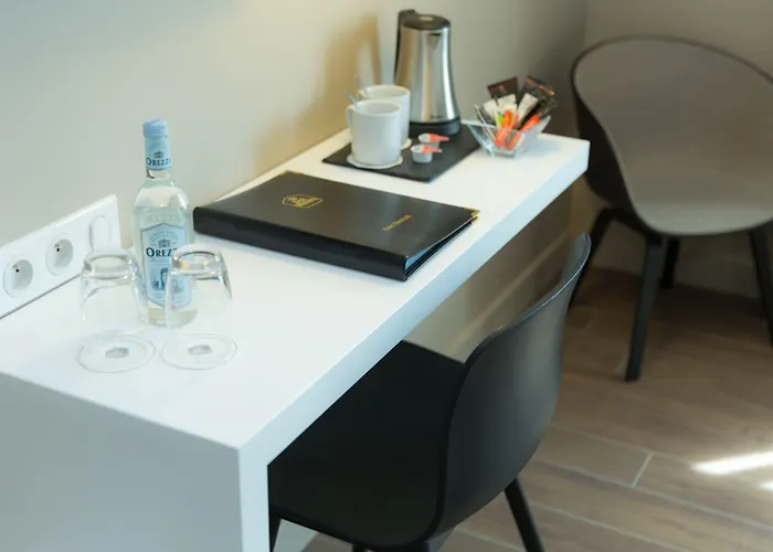 Western La Corniche 4* Тулон