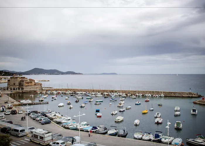 Western La Corniche 4*