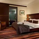 Western La Corniche 4*