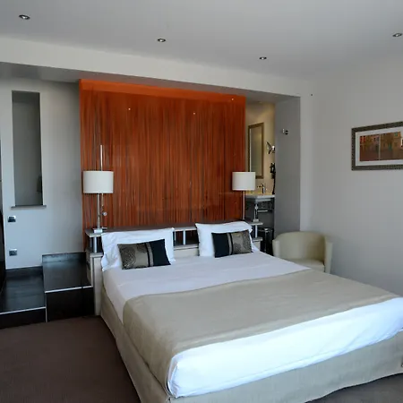 فندق Western La Corniche 4*