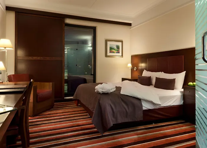 Western La Corniche 4*