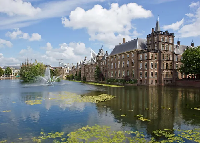 Western La Corniche Hotel 4*